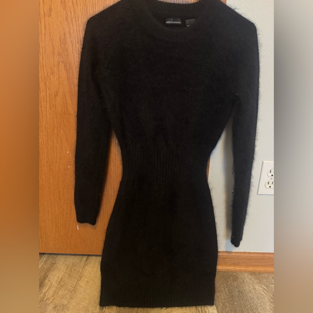 Moda size SMALL black mohair hourglass shape mini dress, long sleeve